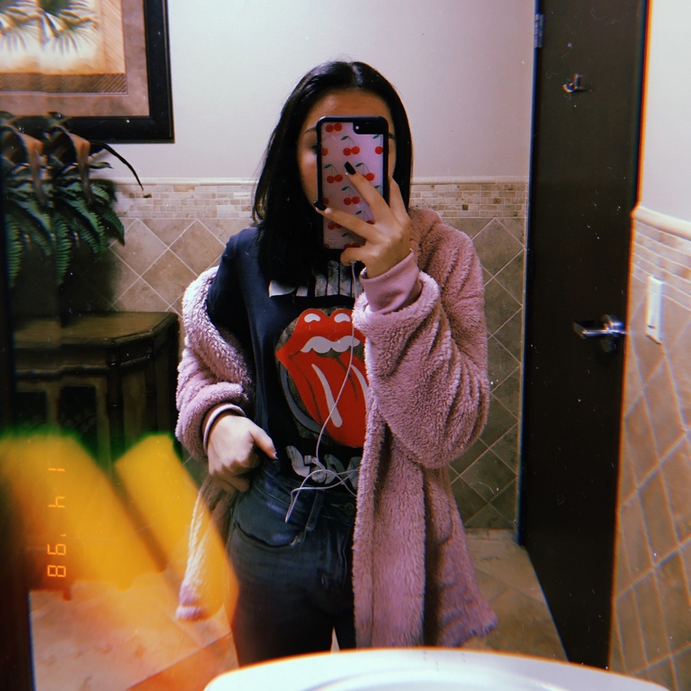 Meet your Posher, Isabella